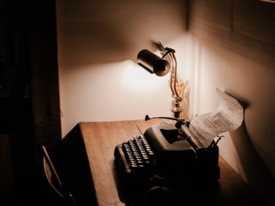 dark-2584166_1280
